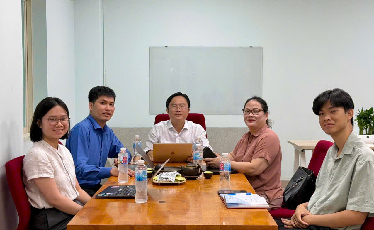 KẾT NỐI NGHIÊN CỨU VÀ THỰC TIỄN: VIỆN PHÁT TRIỂN CHÍNH SÁCH ĐHQG-HCM LÀM VIỆC VỚI ĐẠI DIỆN CÔNG TY CỔ PHẦN XÂY DỰNG COTECCONS