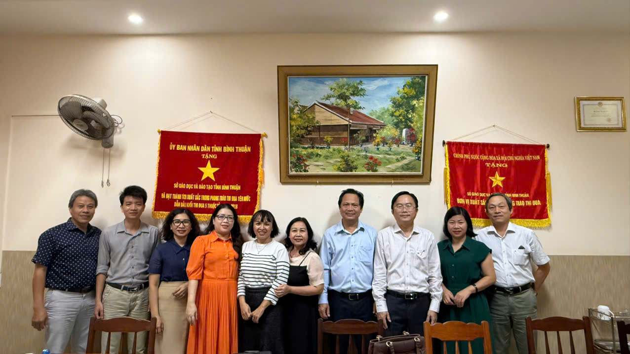 VIỆN PHÁT TRIỂN CHÍNH SÁCH ĐHQG-HCM BÁO CÁO KẾT QUẢ NGHIÊN CỨU VỀ ĐỜI SỐNG GIÁO VIÊN TẠI BÌNH THUẬN